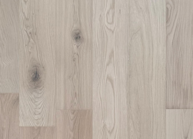European White Oak engineered flooring – 7.5-inch wide plank – unfinished – close-up texture, Nature-grade grain